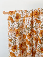 Load image into Gallery viewer, Daisy Swaddle Blanket